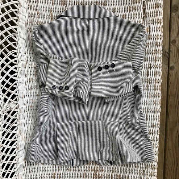 🆕 {Sandro Paris} Seersucker Blazer • Blue & White Stripe • EUC • Size Medium - Picture 3 of 8